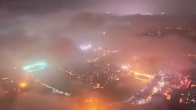 4k航拍城市云雾夜景风光延时视频的预览图